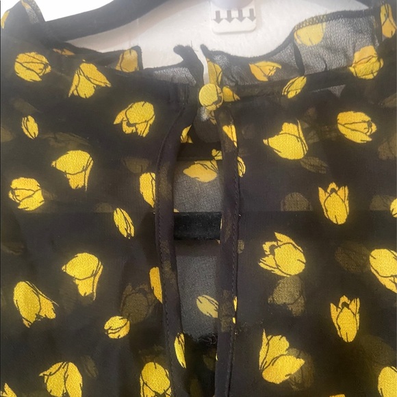 Who what wear long sleeve ruffled sheer blouse. - Picture 9 of 9